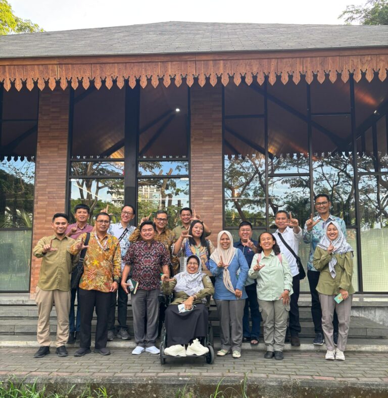 Deretan Alumni Magister Teknik Lingkungan Lanjut Studi S3