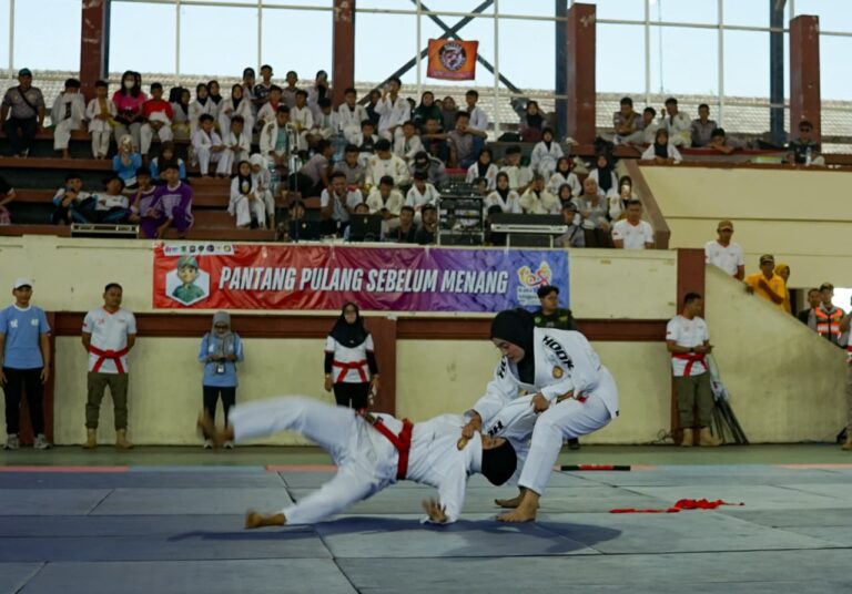 Mahasiswa Sistem Informasi Raih Medali Perunggu Ju-Jitsu Senior di Kejuaraan Jawa Timur