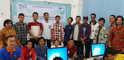 Workshop Sistem Kendali Berbasis Android Dengan Sistem Embeded Untuk SMK Kota Surabaya