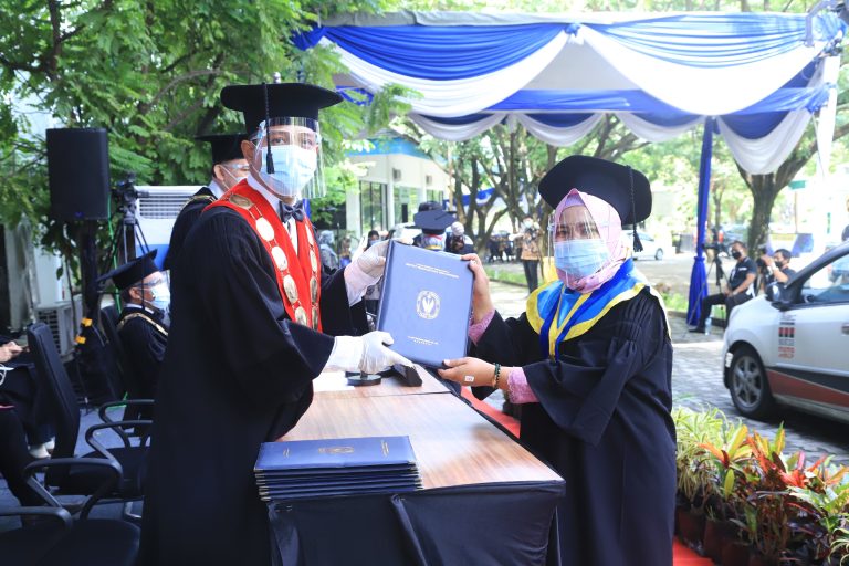 Wisuda Sarjana ke-63 dan Magister ke-25.