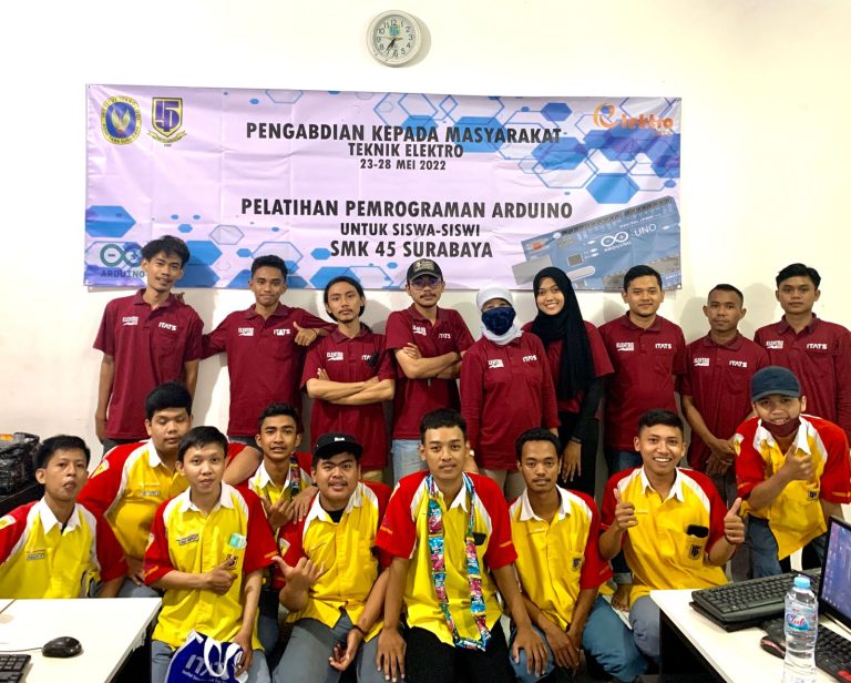 Pelatihan Program Arduino di SMK 45 Surabaya