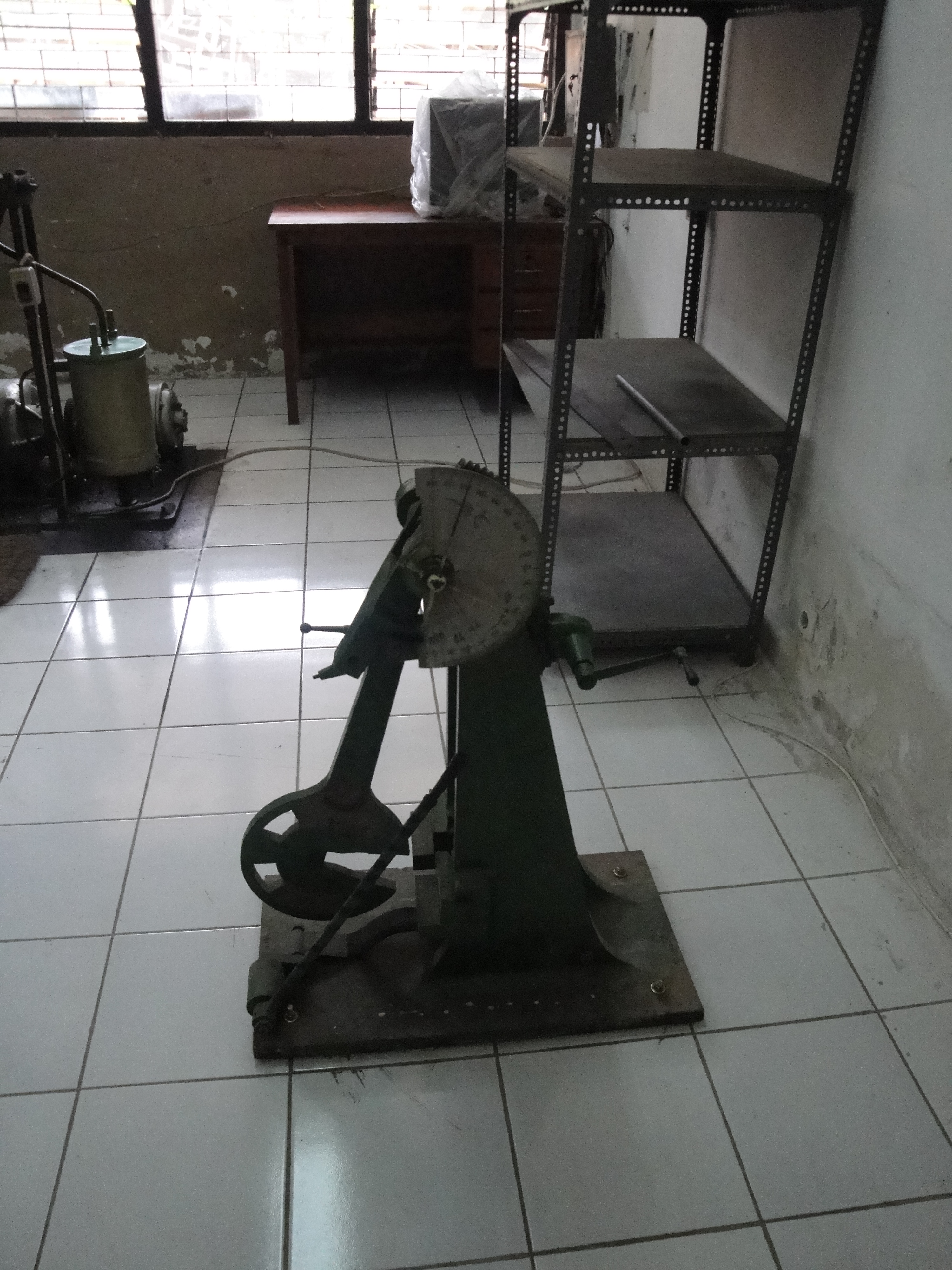 Mesin Uji Impact