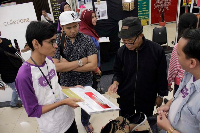 Gelar Karya Mahasiswa dan Dosen Jurusan Desain Produk  