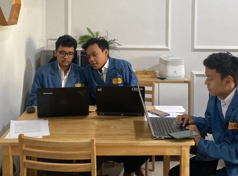 Mahasiswa Sistem Informasi Raih Juara dalam Kompetisi Web Development Tingkat Univesitas Seluruh Indonesia