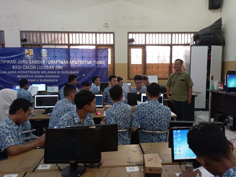 Program Studi Teknik Sipil ITATS Melaksanakan Pengabdian Masyarakat di SMK PGRI 4 Surabaya dengan Pelatihan Structure Analysis Program (SAP) untuk Gedung Bertingkat