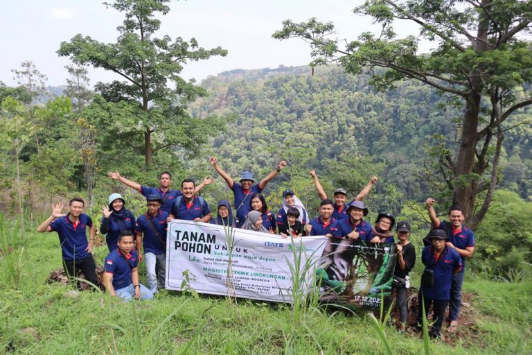 Taman Pohon untuk Kehidupan Masa Depan oleh Magister Teknik Lingkungan ITATS