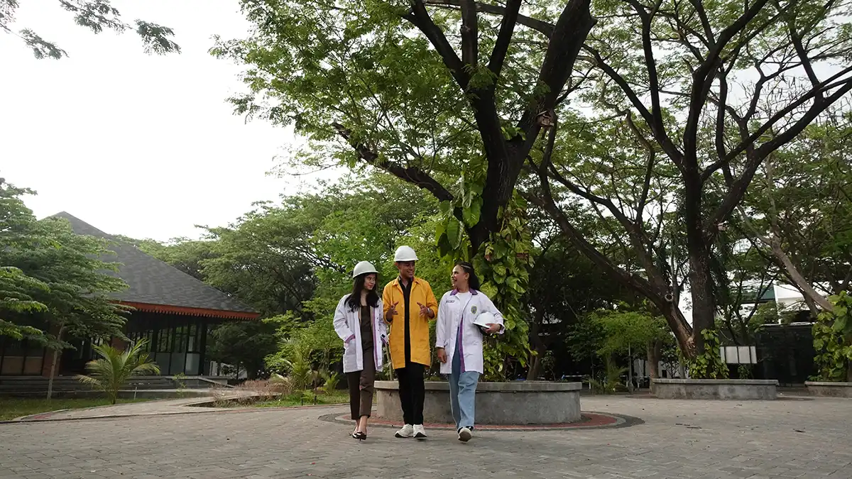 kuliah di surabaya