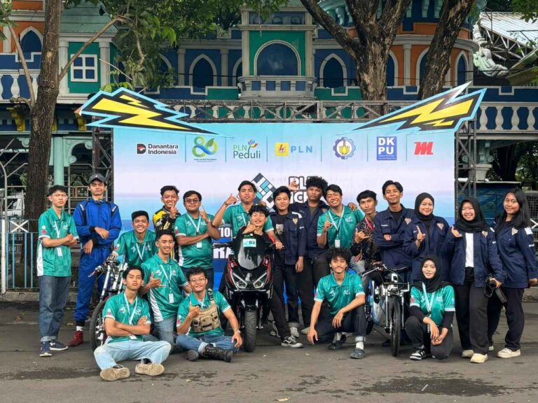 Tim Semut ITATS Raih 5 Besar Nasional di Ajang PLN ICE 2025 dengan Motor Drag EV Semut Arka