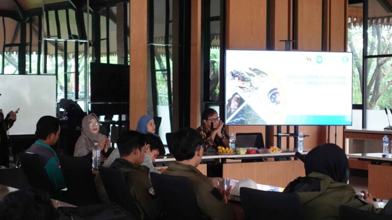 Kuliah Tamu Teknik Pertambangan ITATS: “Introduction to Mineral Resources Evaluation” Bersama Prof. Mohamad Nur Heriawan (ITB)