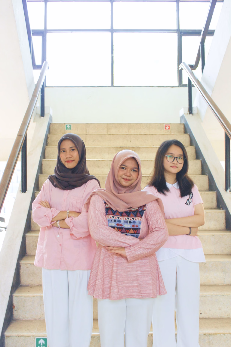 Tim Mahasiswa Teknik Informatika ITATS Raih Juara Best Prototype di UI/UX Design Competition 2026
